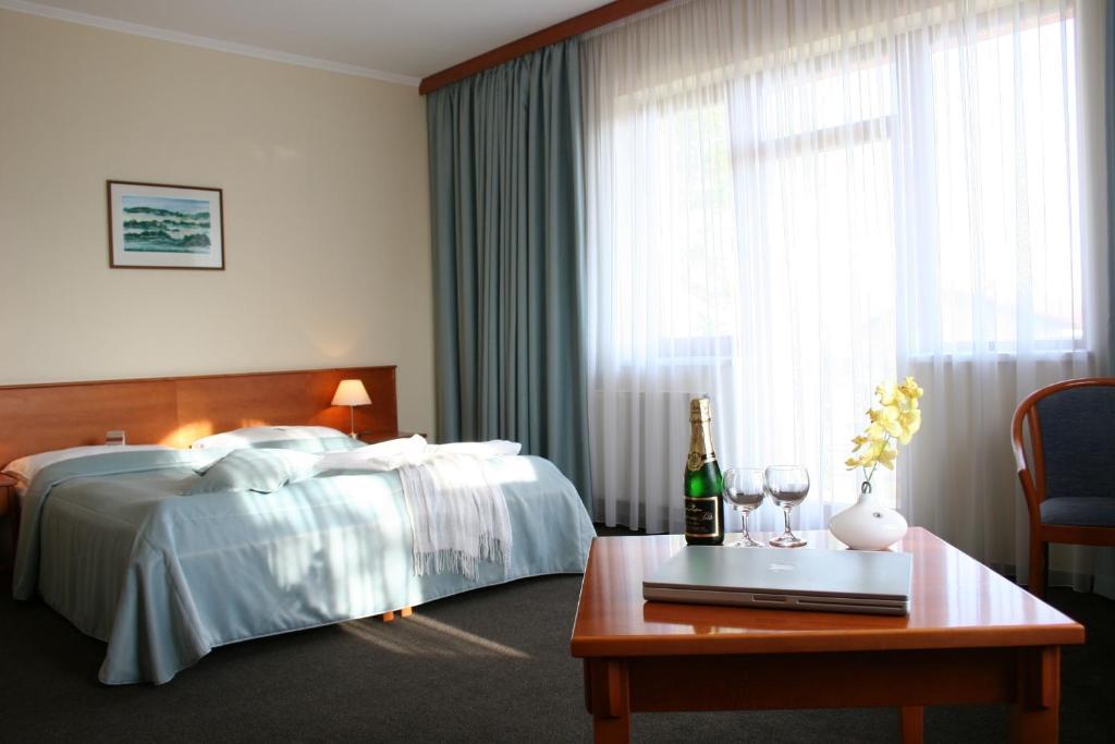 April Hotel Panorama Rychnov nad Kneznou Rom bilde