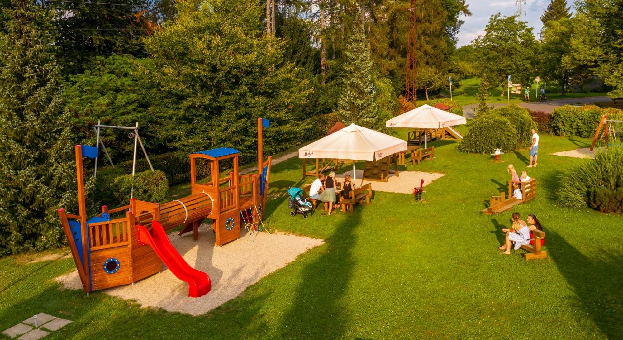 April Hotel Panorama Rychnov nad Kneznou Eksteriør bilde