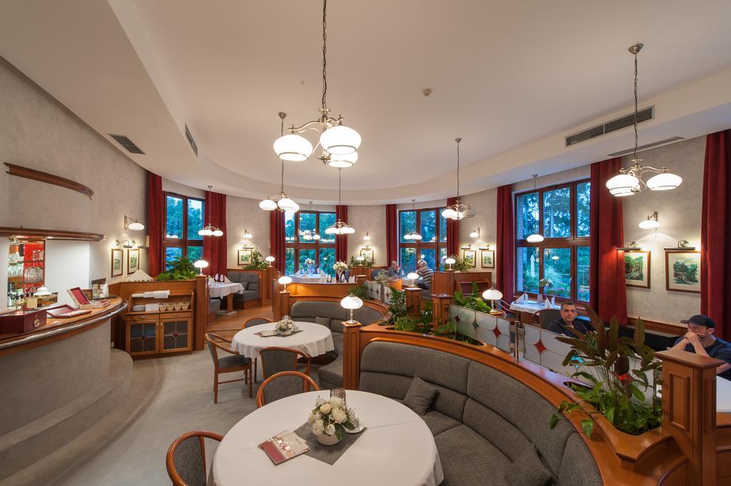 April Hotel Panorama Rychnov nad Kneznou Eksteriør bilde
